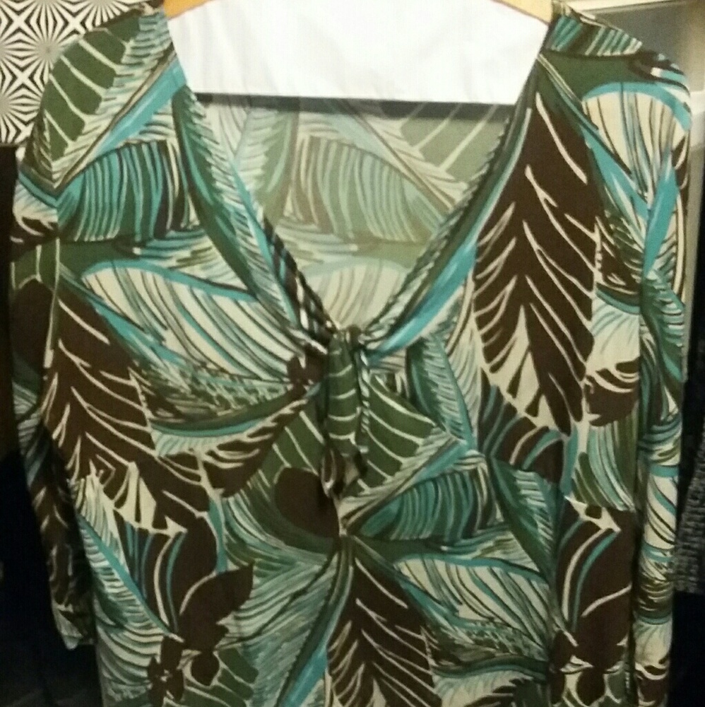 *SALE* Brown & Turquoise Designed Top!